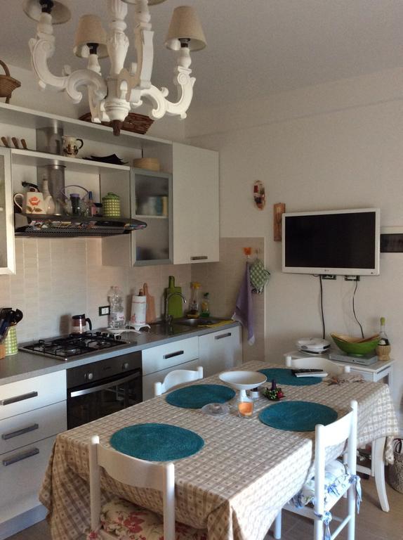 Dolce Casa Di Elena Appartement Nettuno Kamer foto